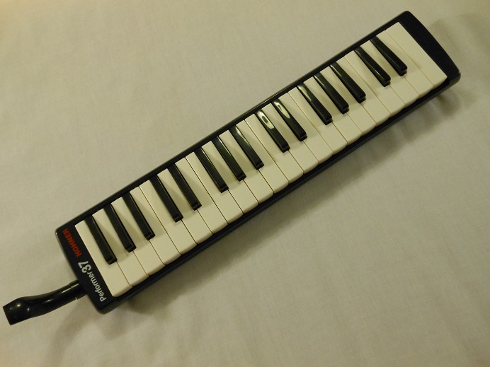 S37 Performer 37 Melodica Picture 1